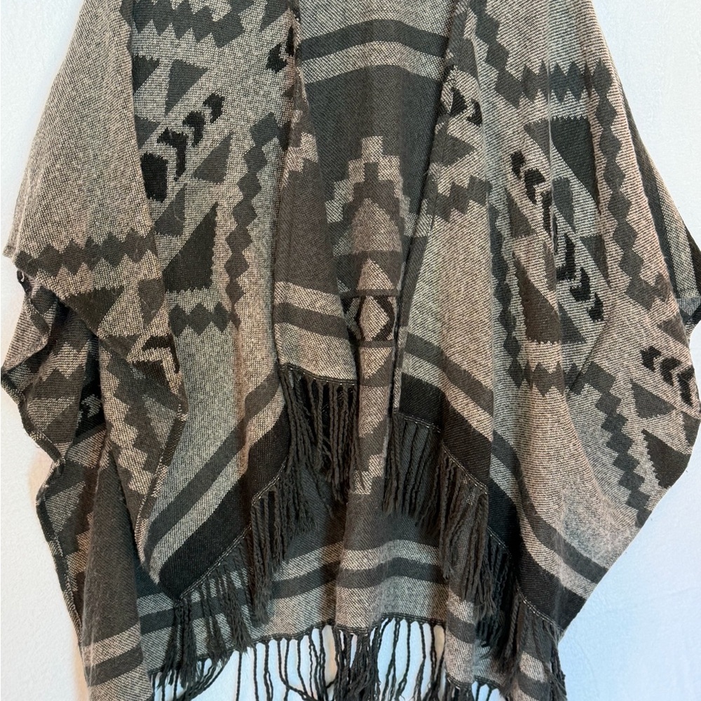 Hollister Black and Gray Knit Poncho, Aztec Geometric Boho Shawl Coverup M/L
